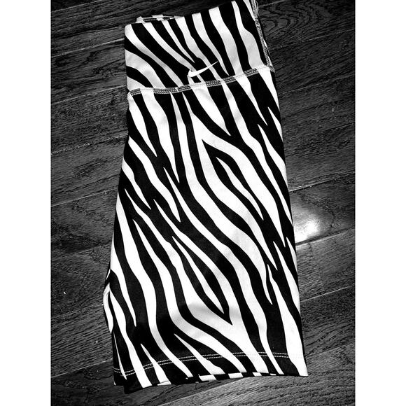 NIKE ZEBRA PRINT BIKER SHORTS Size small - Picture 3 of 6